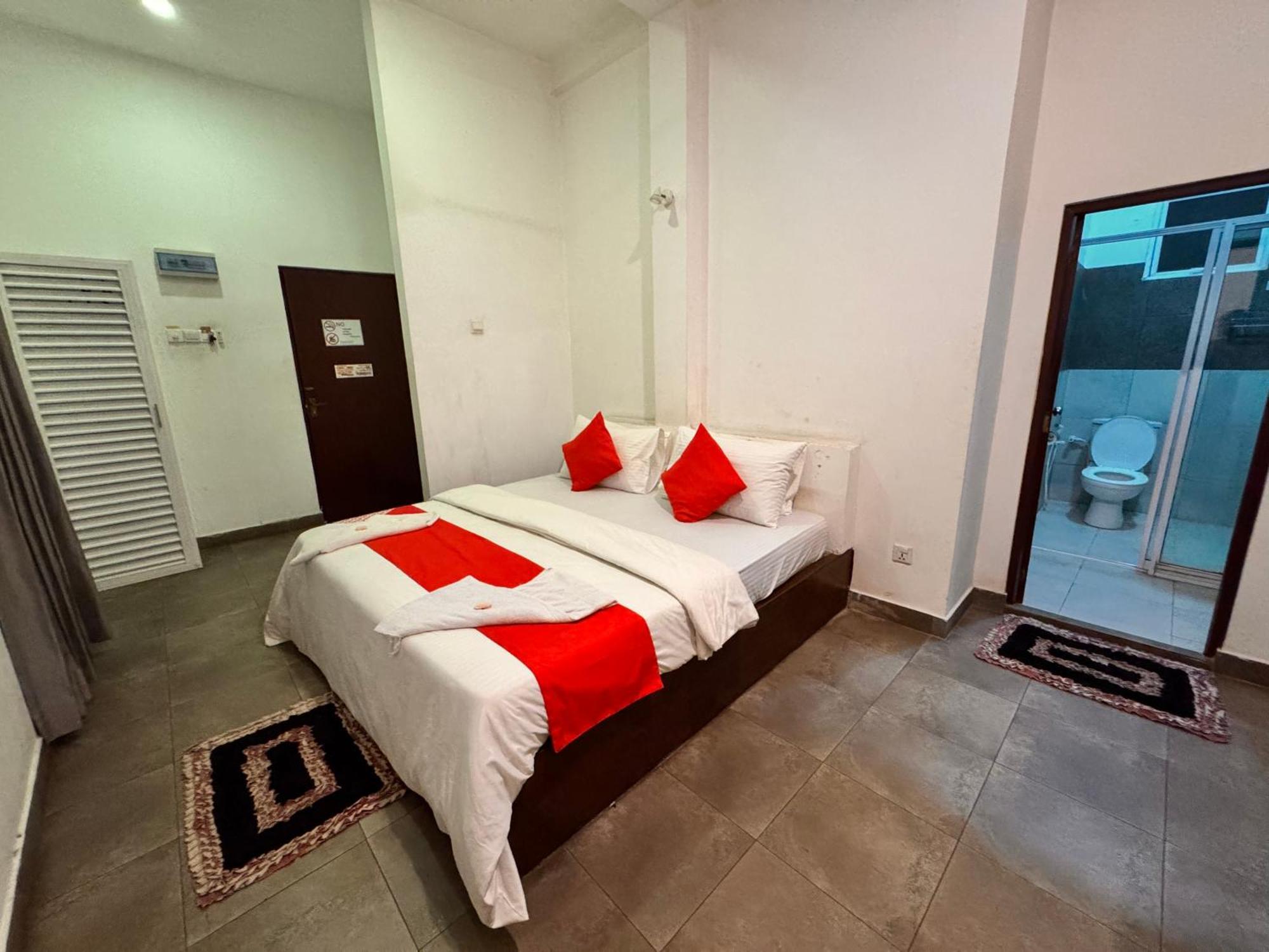 Airport Transit Kings Hotel Катунаяка Екстер'єр фото