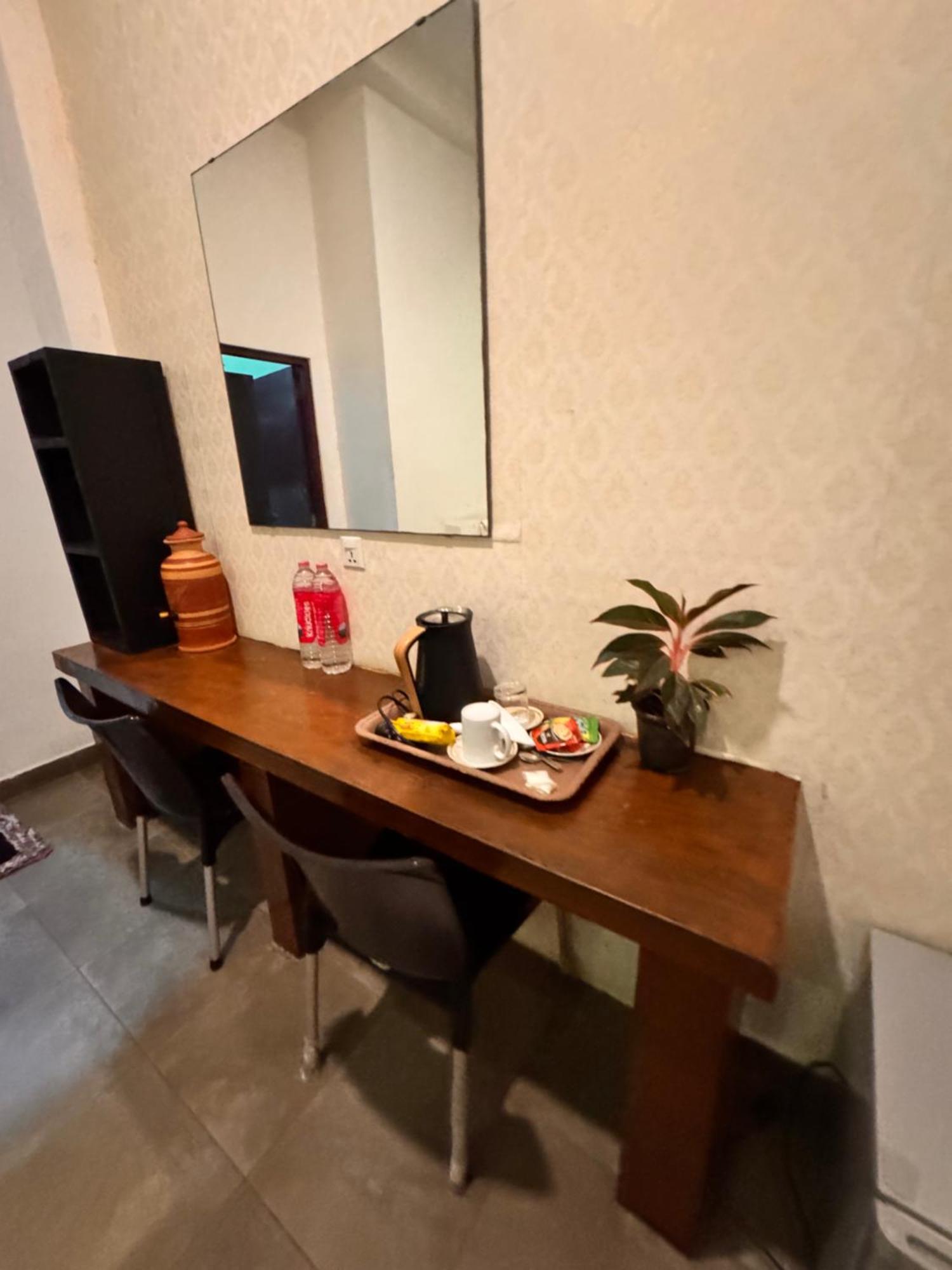 Airport Transit Kings Hotel Катунаяка Екстер'єр фото